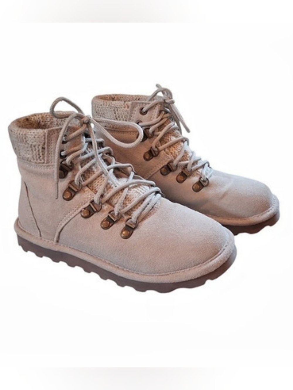 Bearpaw Suede Winter Boots in Cream Like New Size 6